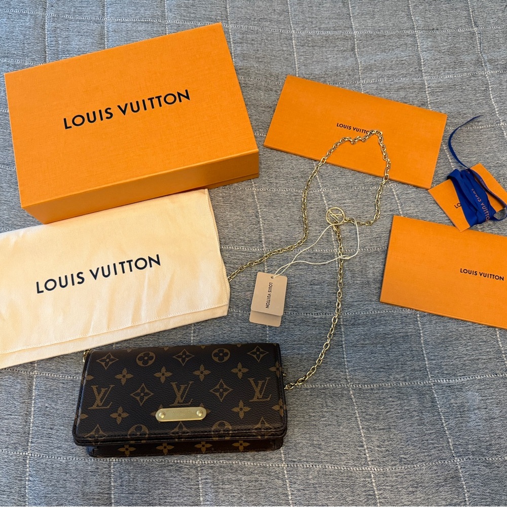 Louis Vuitton Lily On Chain + Authentic LV Leather Crossbody Strap